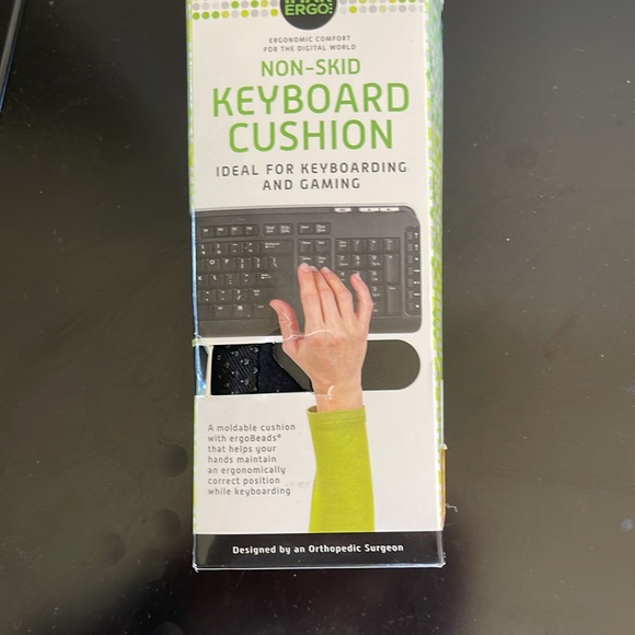 NIB IMak Ergo Non-skid Keyboard Cushion for gaming etc - Picture 2 of 6